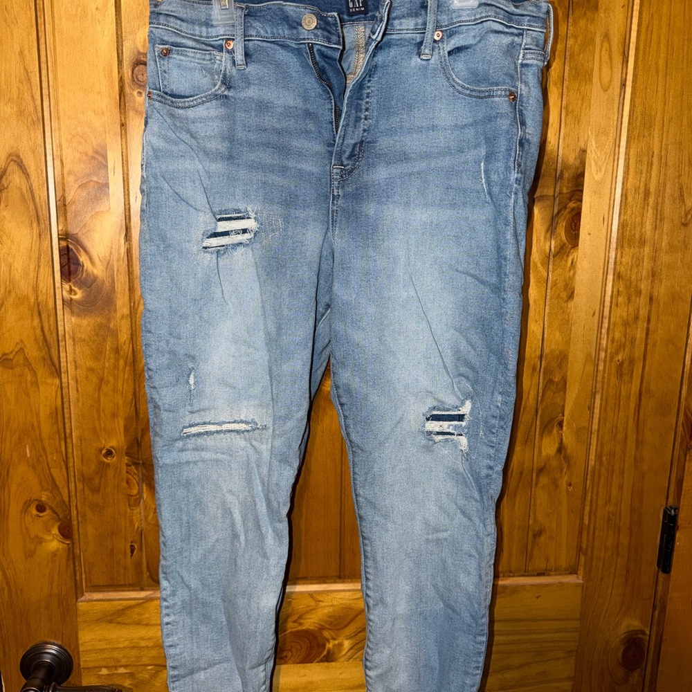 Women’s Light Blue Distressed Jeans